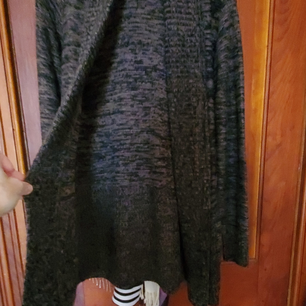 Sweater - Picture 5 of 5